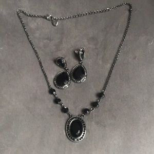 Necklace and earring set